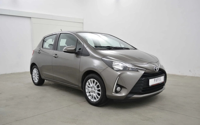 Toyota Yaris cena 49799 przebieg: 149999, rok produkcji 2020 z Zawichost małe 596